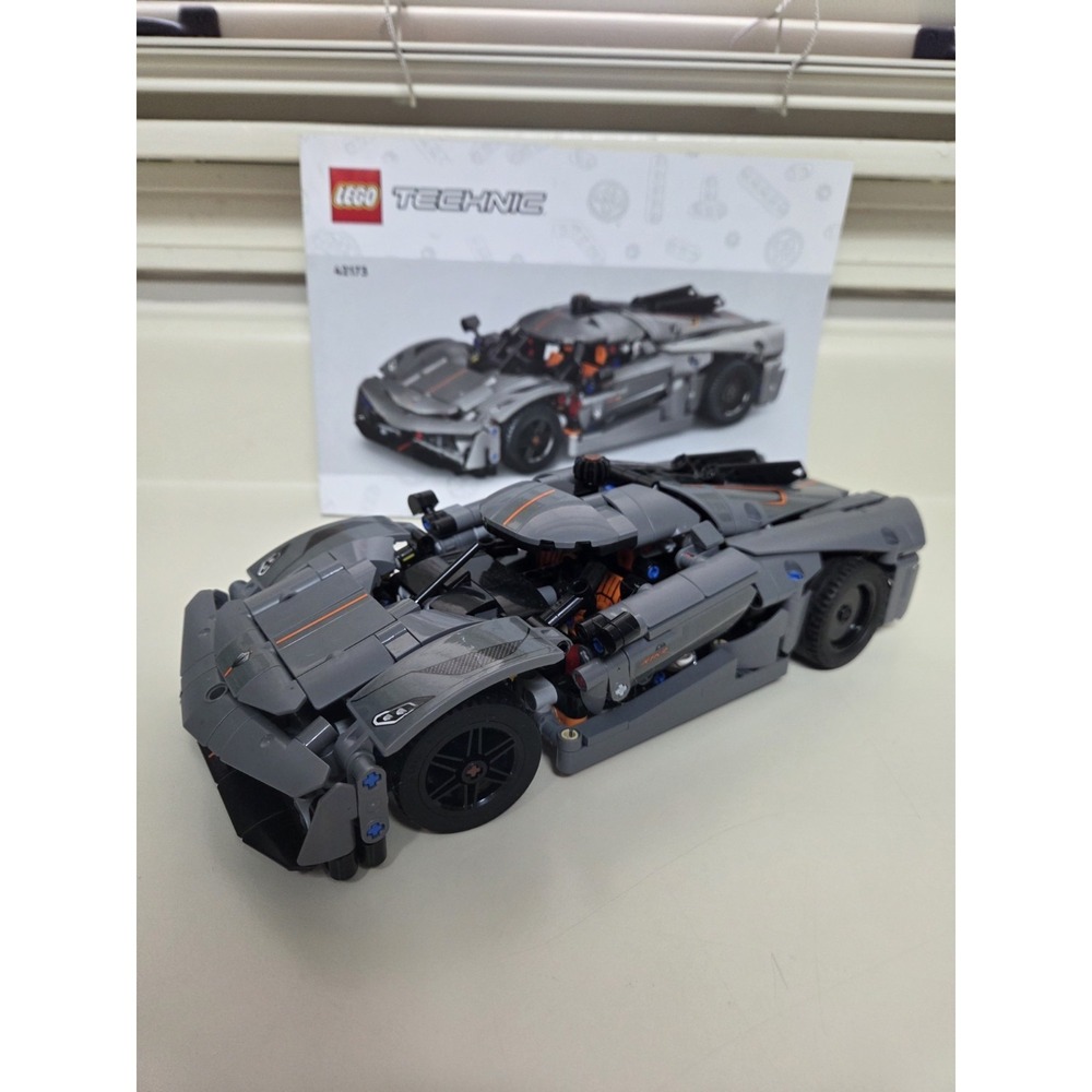 LEGO TECHNIC: Koenigsegg Jesko Absolut Gray Hypercar (42173) w/ Instructions
